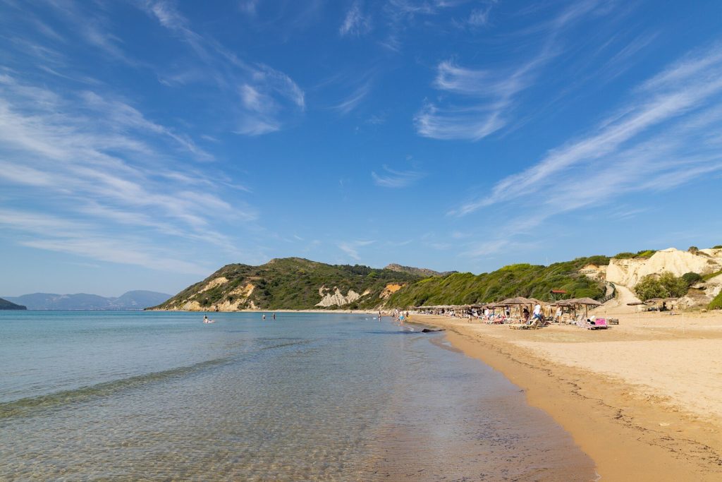 Der Strand von Gerakas mit flachem Wasser